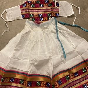 Size 20 lightweight white and multicolor border adjustable tie back lehenga
